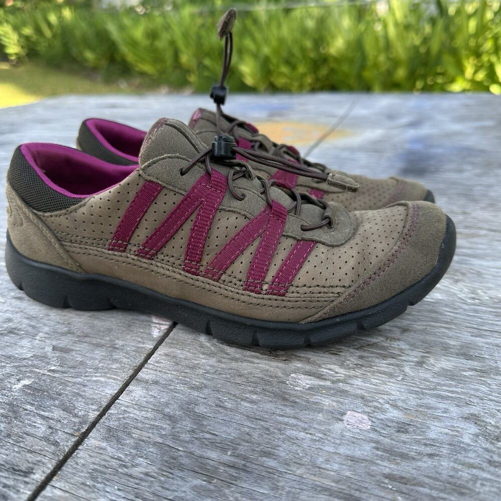 Clarks Collection, Women's size 7 Brown Sneakers, Bungee Slip On, 990
